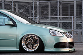 フロントリップスポイラー