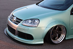 フロントリップスポイラー